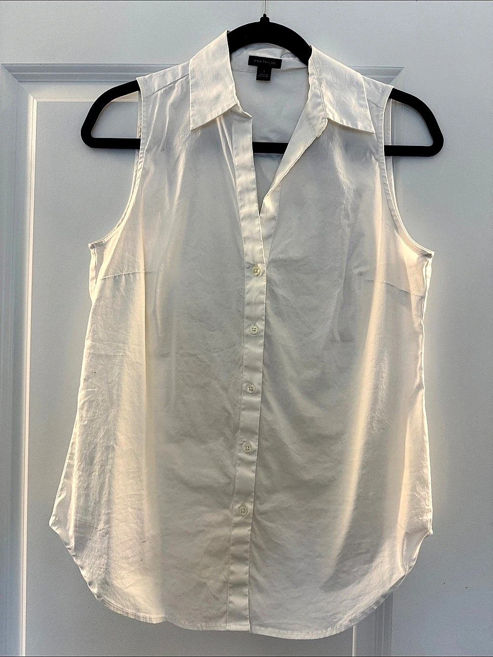 Ann Taylor Sleeveless Essential Shirt Button Down White Size Small